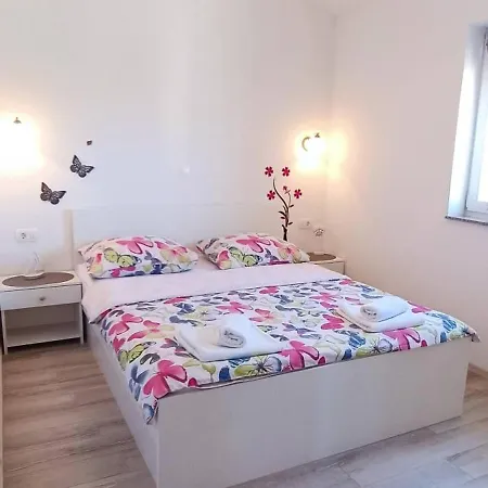 Apartment Sofija Vrsi