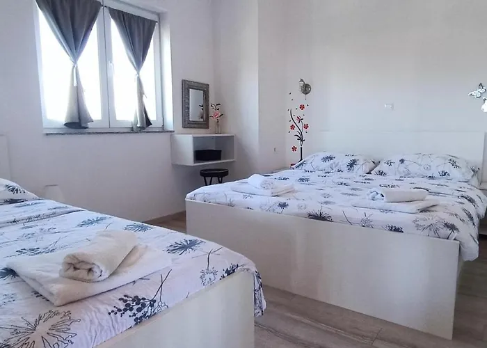 Apartment Sofija Vrsi